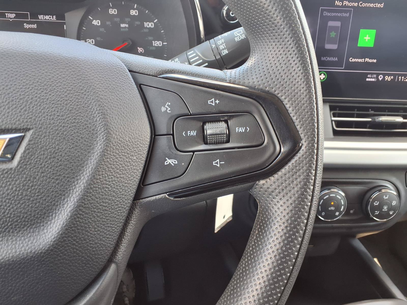 Used 2024 Chevrolet Trax LS w/ LS Convenience Package FWD image 23