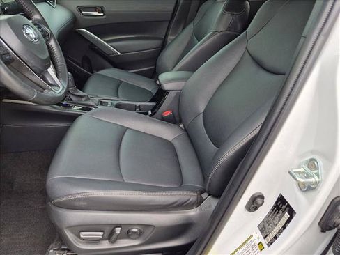 Used 2023 Toyota Corolla Cross XLE AWD/4WD image 15