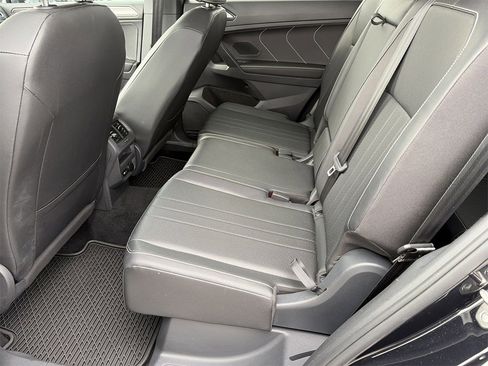 Used 2023 Volkswagen Tiguan SE R-Line image 21