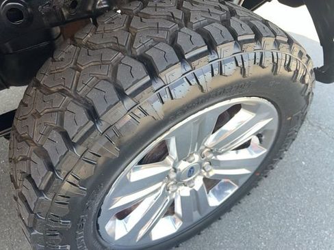 Used 2018 Ford F150 Lariat w/ Equipment Group 502A Luxury image 17