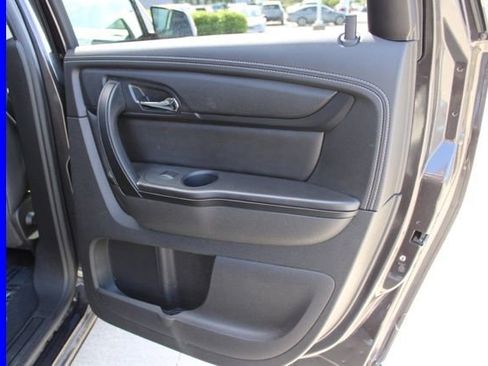 Used 2017 Chevrolet Traverse LT FWD image 21