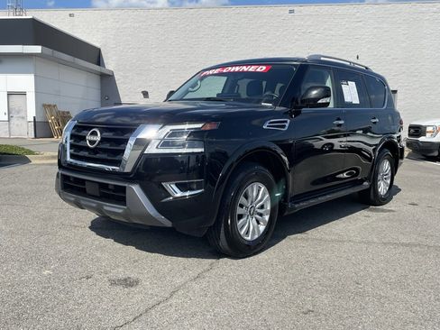 Used 2024 Nissan Armada SV image 3