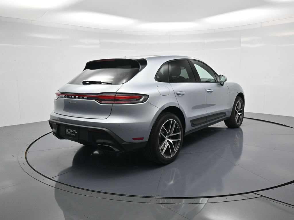 Certified 2023 Porsche Macan AWD/4WD image 30
