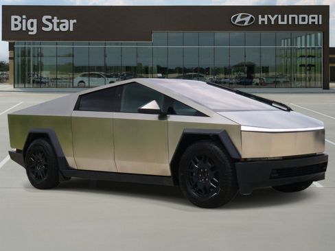 Used 2025 Tesla Cybertruck AWD Crew Cab image 6