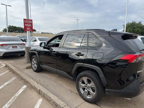 Used 2023 Toyota RAV4 XLE FWD image 5