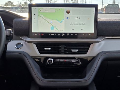 Used 2025 Ford Explorer Active image 21