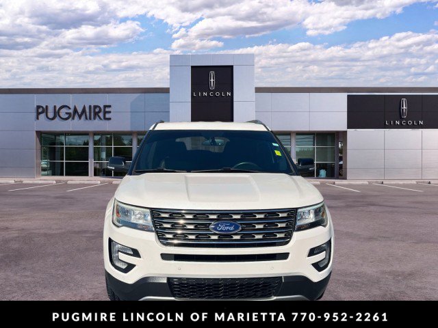 Used 2017 Ford Explorer XLT w/ Equipment Group 202A FWD image 2