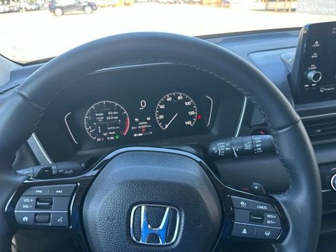 Used 2025 Honda Pilot Touring image 15