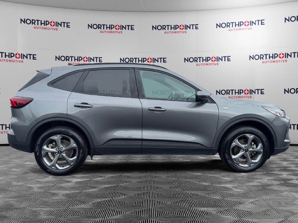Used 2025 Ford Escape ST-Line Select AWD/4WD image 7