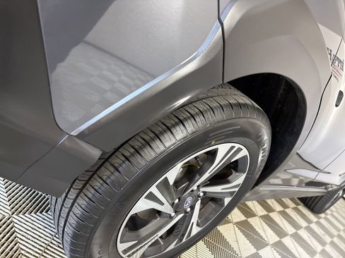 Used 2024 Subaru Crosstrek 2.0i Premium image 32