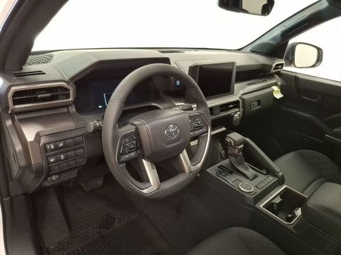 Used 2025 Toyota Tacoma SR5 image 17