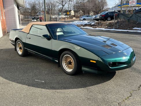 Used 1992 Pontiac Firebird Trans Am RWD image 10