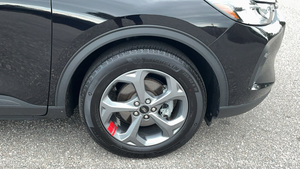 Certified 2025 Ford Escape ST-Line FWD image 15