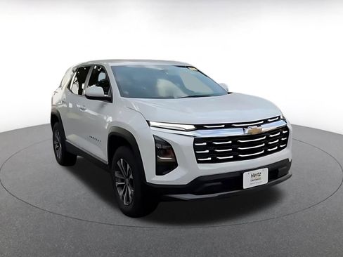 Used 2025 Chevrolet Equinox LT FWD image 3