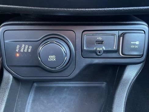 Used 2018 Jeep Renegade Limited w/ UConnect 8.4 Nav Group image 22