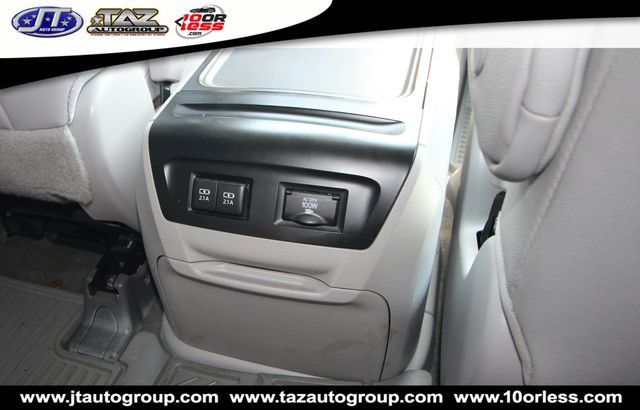Used 2018 Toyota Sienna XLE Premium w/ Carpet Mat Package FWD image 20