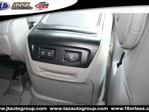 Used 2018 Toyota Sienna XLE Premium w/ Carpet Mat Package FWD image 20
