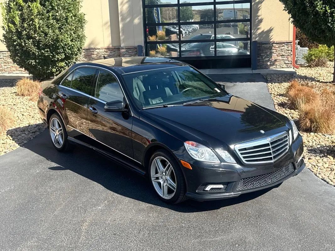 Used 2011 Mercedes-Benz E 550 4MATIC Sedan w/ Premium 2 Pkg image 33