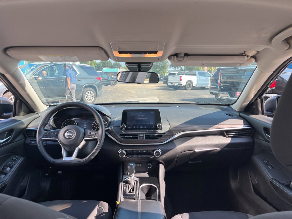 Used 2024 Nissan Altima 2.5 SV FWD image 44
