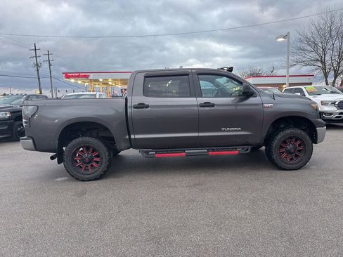 Used 2012 Toyota Tundra 4x4 CrewMax image 7