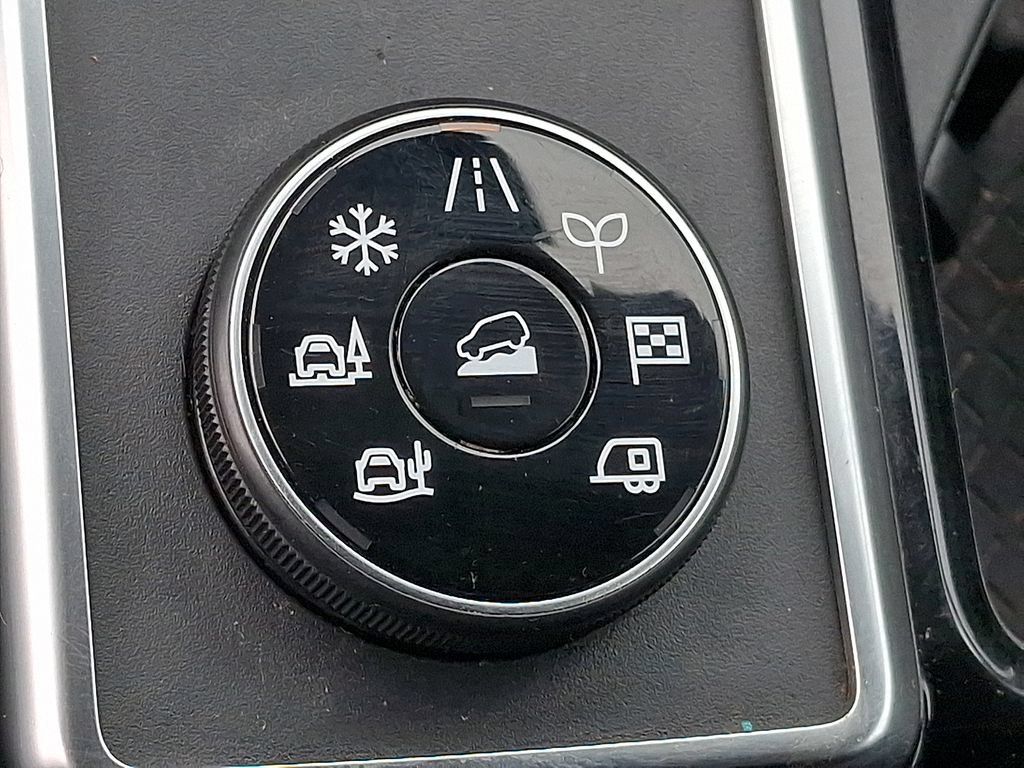 Used 2024 Nissan Pathfinder SV AWD/4WD image 23