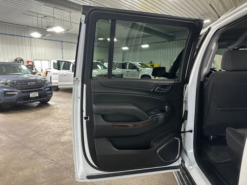 Used 2018 GMC Yukon XL SLE image 21
