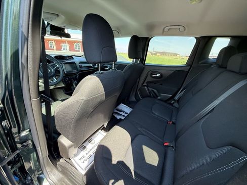 Used 2021 Jeep Renegade Sport image 10