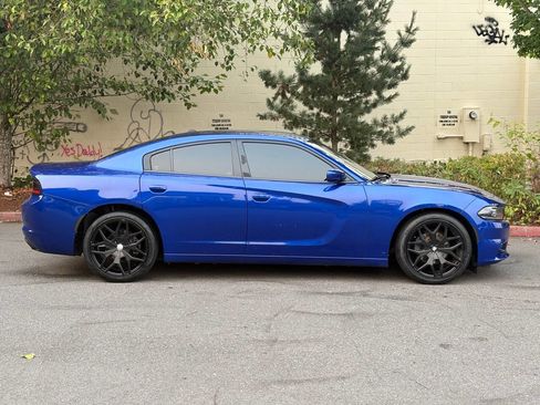 Used 2020 Dodge Charger SXT image 5