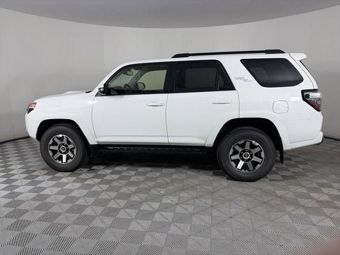Used 2023 Toyota 4Runner TRD Off-Road Premium image 4