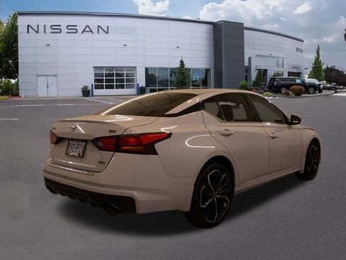 Certified 2023 Nissan Altima 2.5 SR AWD/4WD image 3