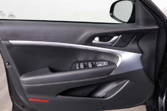 Used 2023 Genesis G70 2.0T RWD image 12