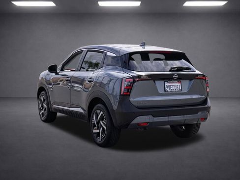 Used 2025 Nissan Kicks SV FWD image 6