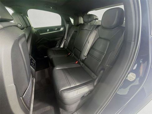 Certified 2025 Porsche Cayenne image 21