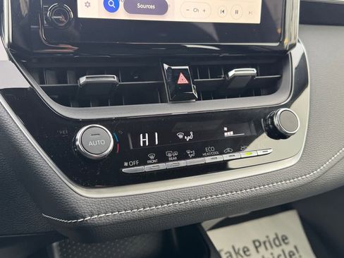 Certified 2023 Toyota Corolla SE image 18