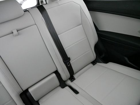 Certified 2021 Volkswagen Tiguan SE w/ Panoramic Sunroof Package image 14