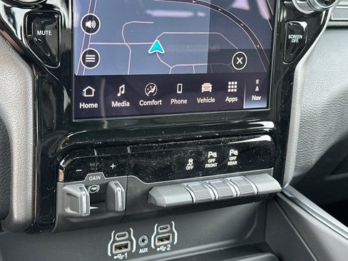 New 2026 RAM 1500 Laramie AWD/4WD image 19
