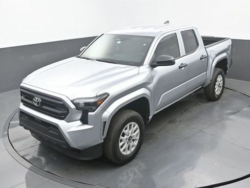 Used 2025 Toyota Tacoma SR RWD image 16