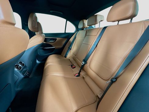 Used 2026 Mercedes-Benz C 300 4MATIC Sedan image 32