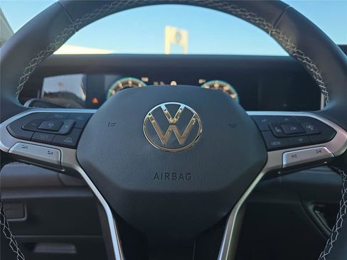 New 2026 Volkswagen Tiguan SE image 19