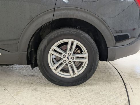 Used 2021 Ford Explorer XLT w/ Equipment Group 202A image 10