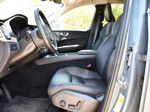 Used 2023 Volvo XC60 B5 Plus AWD/4WD image 11