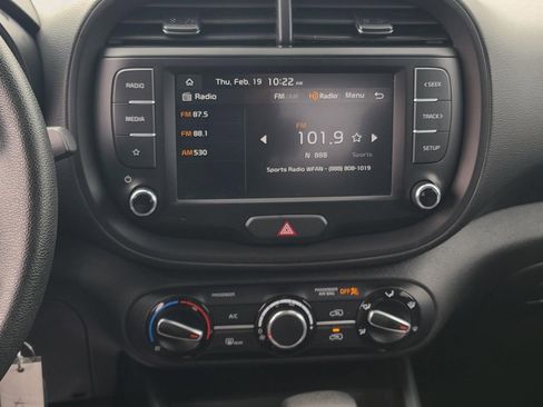 Used 2023 Kia Soul LX image 15