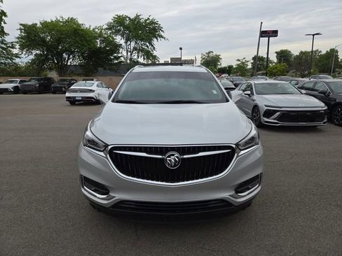 Used 2020 Buick Enclave Essence FWD image 3