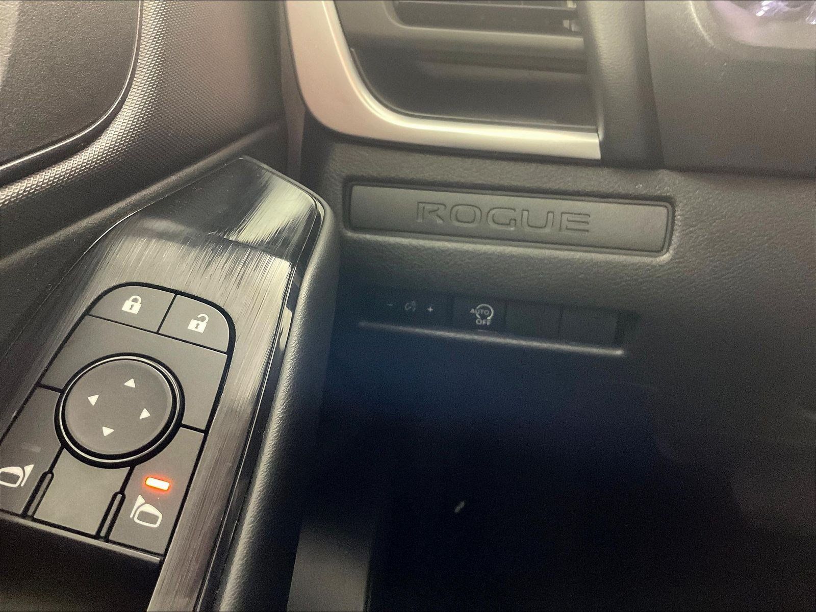 Used 2024 Nissan Rogue S AWD/4WD image 15