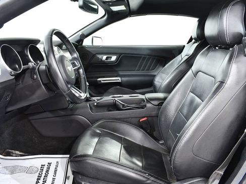 Used 2018 Ford Mustang Premium image 6