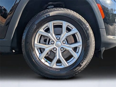 Used 2023 Jeep Grand Cherokee L Limited image 10