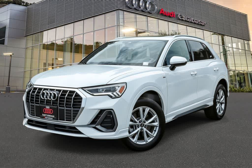 Used 2023 Audi Q3 2.0T Premium w/ Convenience Package AWD/4WD image 1
