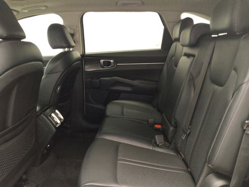 Used 2021 Kia Sorento S w/ Panoramic Sunroof Package FWD image 18