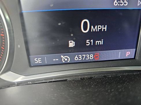 Used 2020 Chevrolet Traverse LT image 14