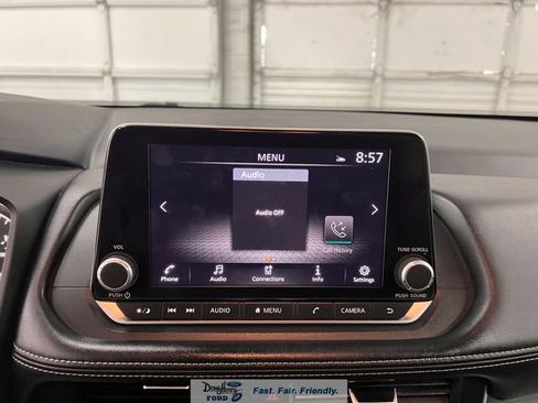 Used 2025 Nissan Rogue SV FWD image 42